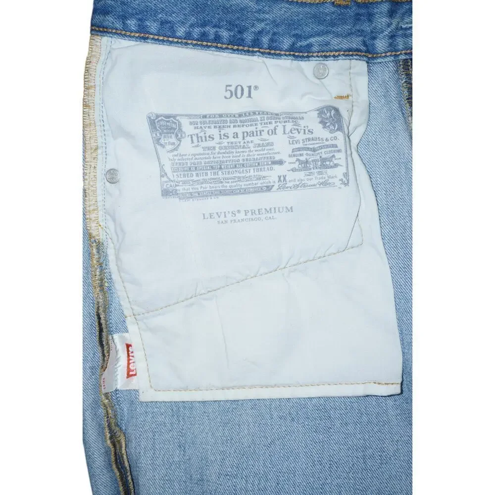 Levi’s 501 Light Wash Cutoff Jeans - W31 L32 - Button Fly - Raw Hem